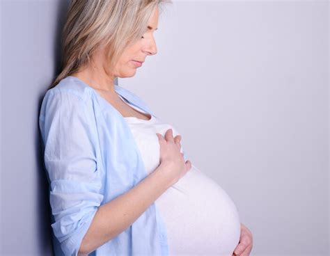 si può rimanere incinta a 44 anni|Età e fertilità femminile 